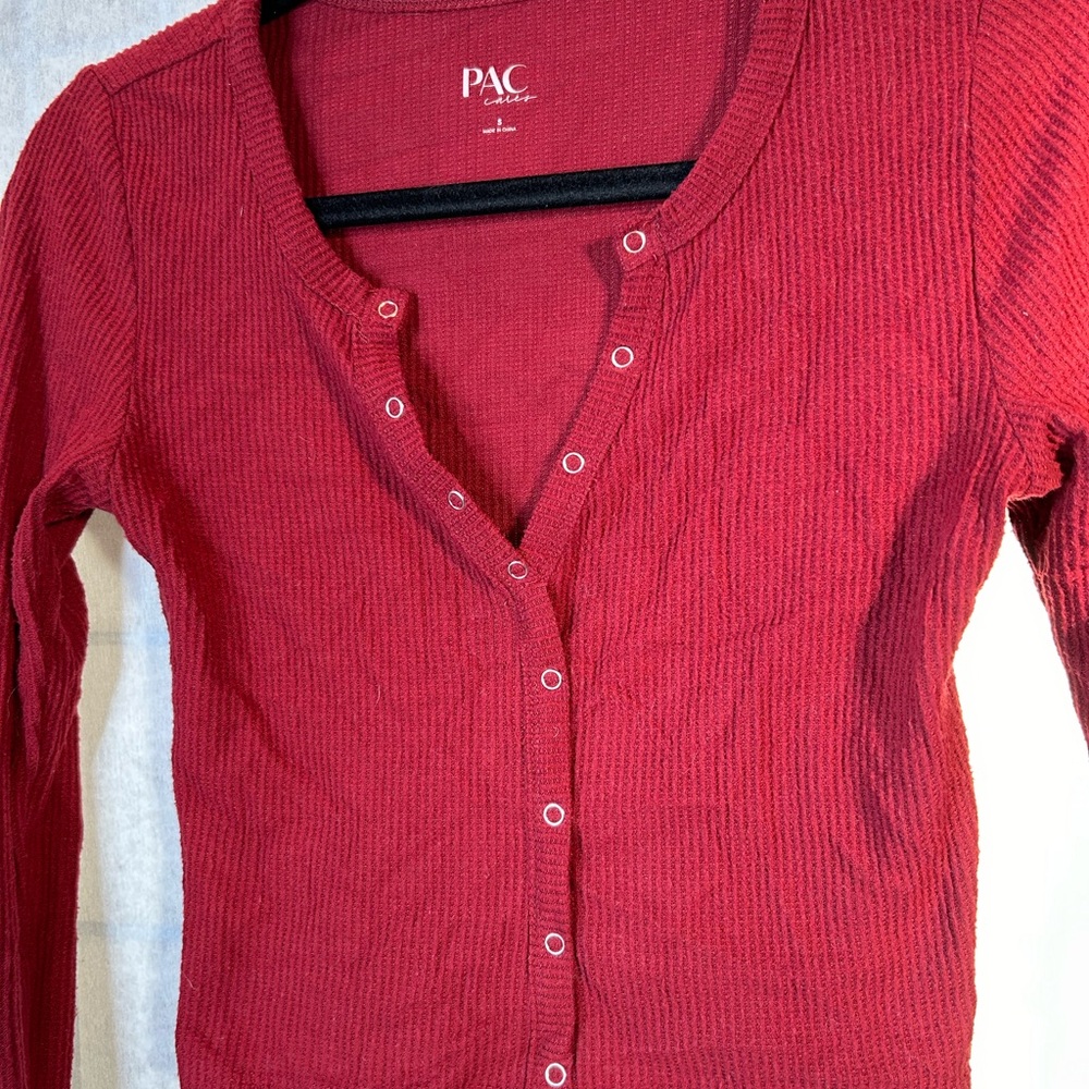 PAC Sun red long sleeve top with front buttons - Picture 3 of 5